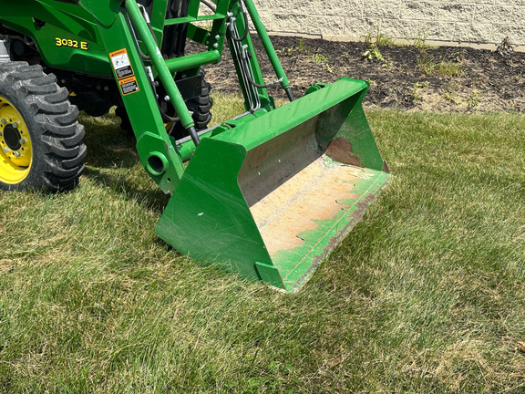 2017 John-Deere 3032E