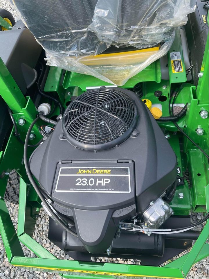 2025 John Deere Z720E Image 3