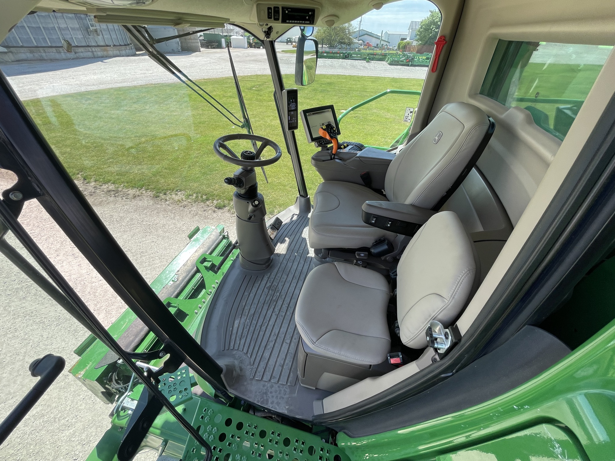  2023 John Deere S780 at Heritage Tractor in Roanoke, IL
