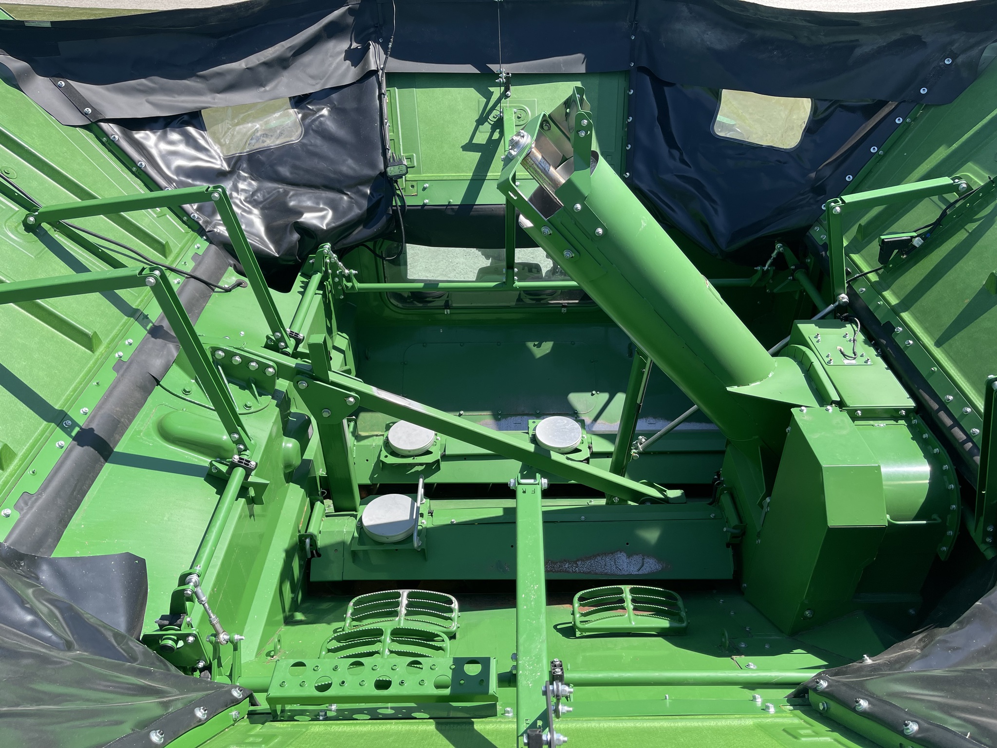  2023 John Deere S780 at Heritage Tractor in Roanoke, IL