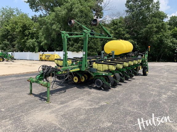 Photo of 2004 John Deere 1770NT
