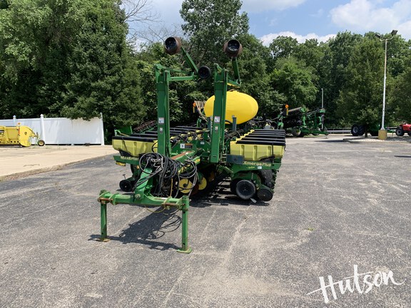 Photo of 2004 John Deere 1770NT