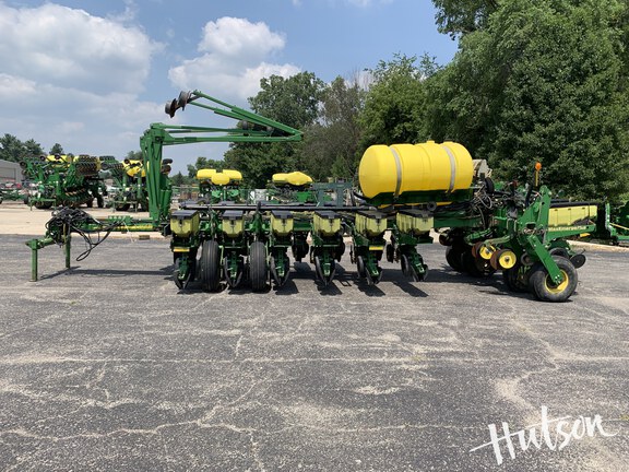Photo of 2004 John Deere 1770NT