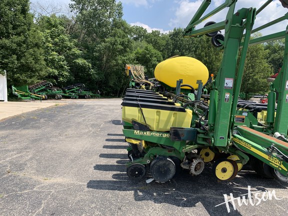Photo of 2004 John Deere 1770NT