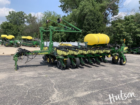 Photo of 2004 John Deere 1770NT