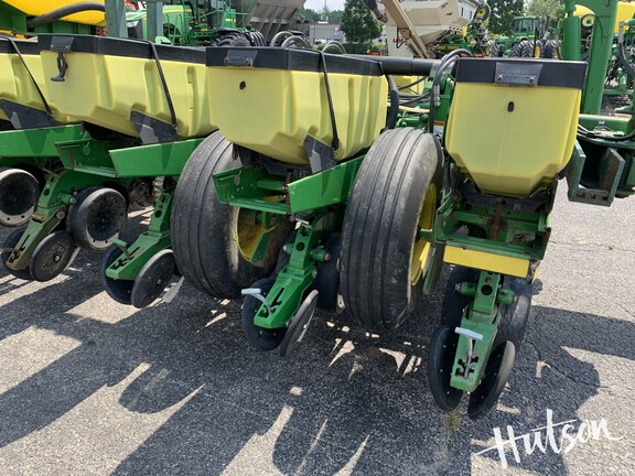 Photo of 2004 John Deere 1770NT