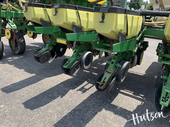 Photo of 2004 John Deere 1770NT