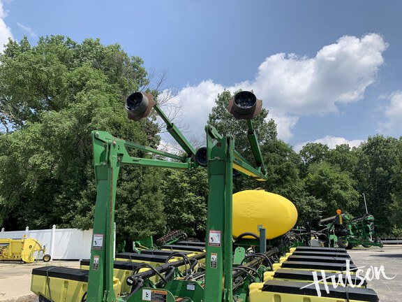 Photo of 2004 John Deere 1770NT