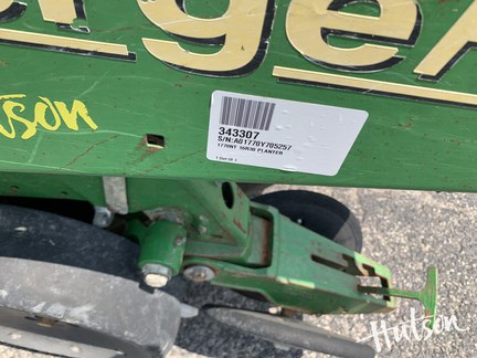 Photo of 2004 John Deere 1770NT