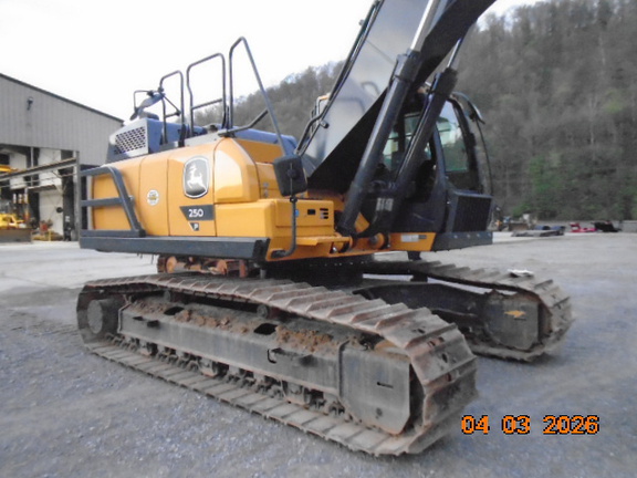 2024 John Deere 250 P-Tier