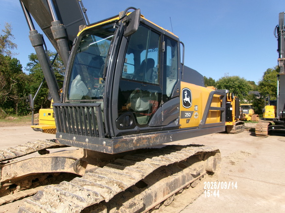 2024 John Deere 250P