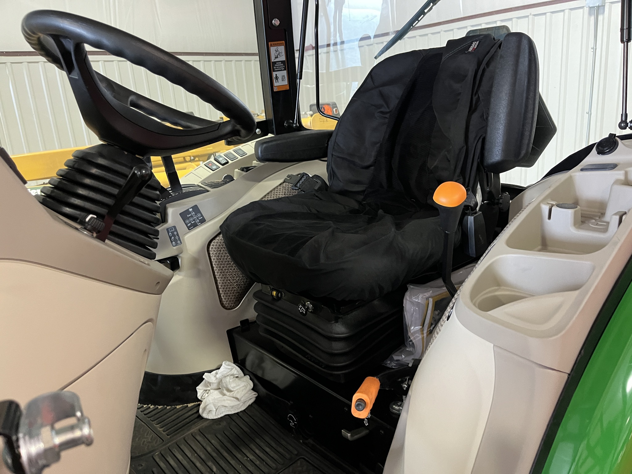 2023 John Deere 4066R Image 34