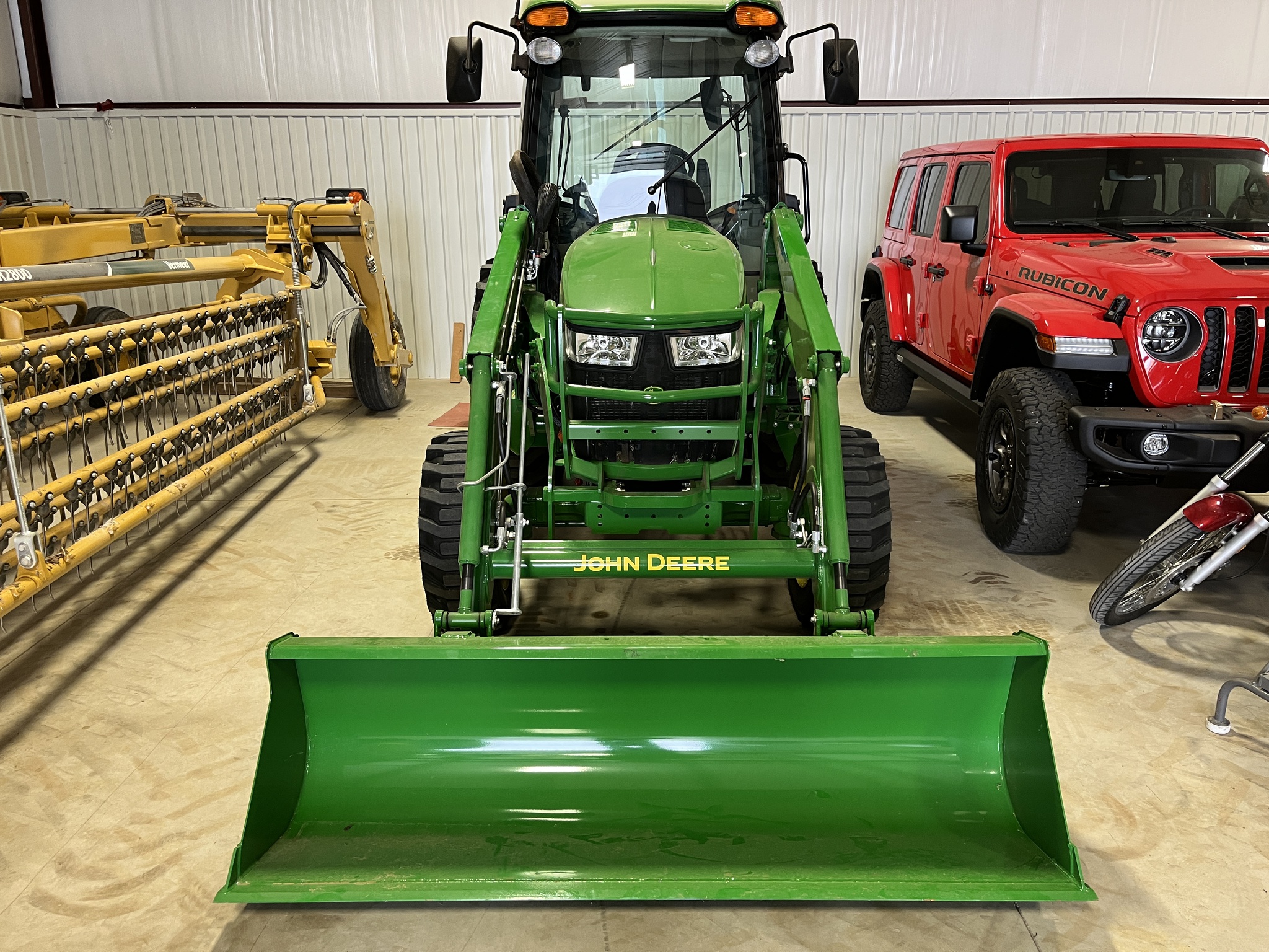 2023 John Deere 4066R Image 23