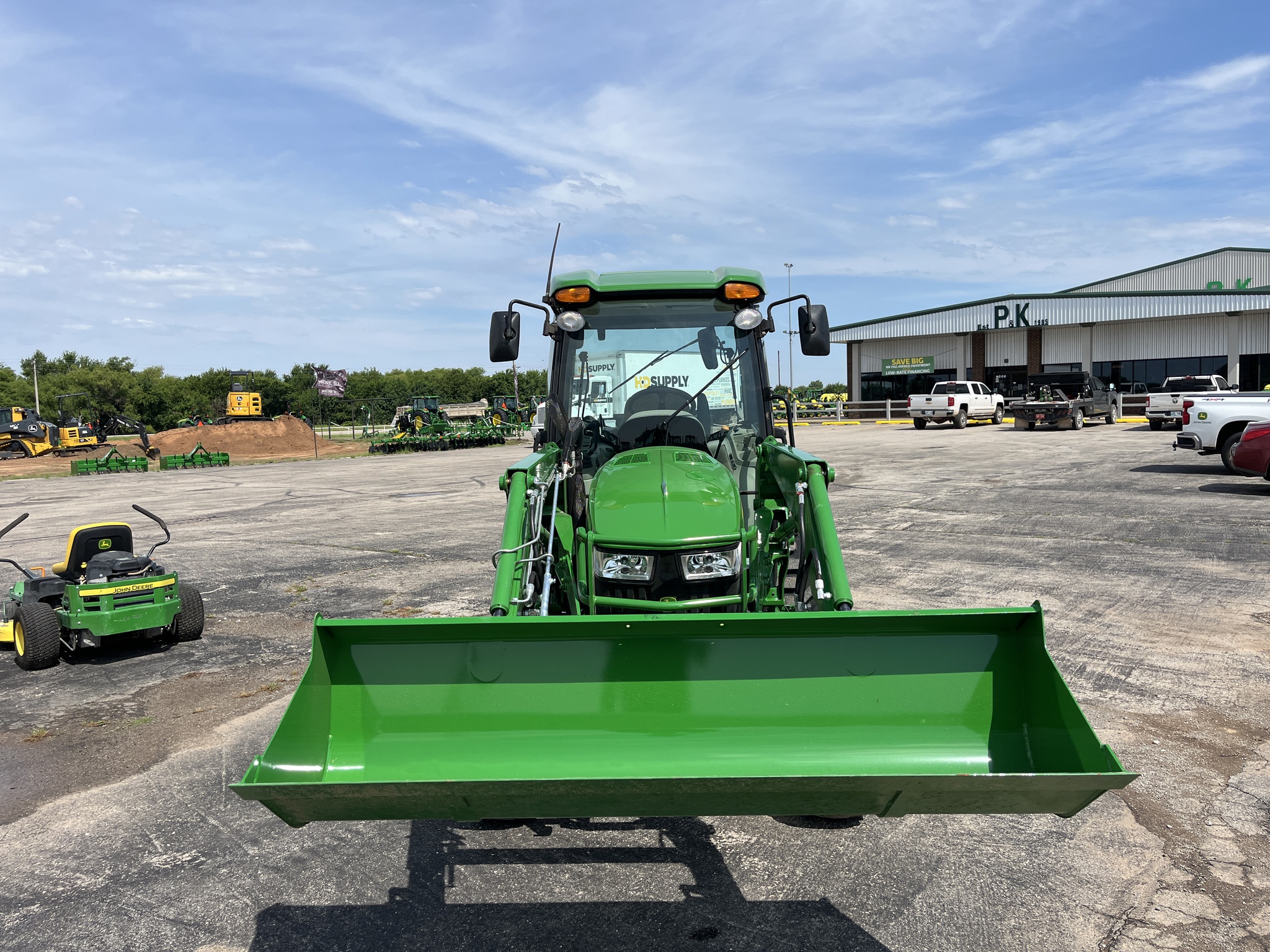 2023 John Deere 4066R Image 8