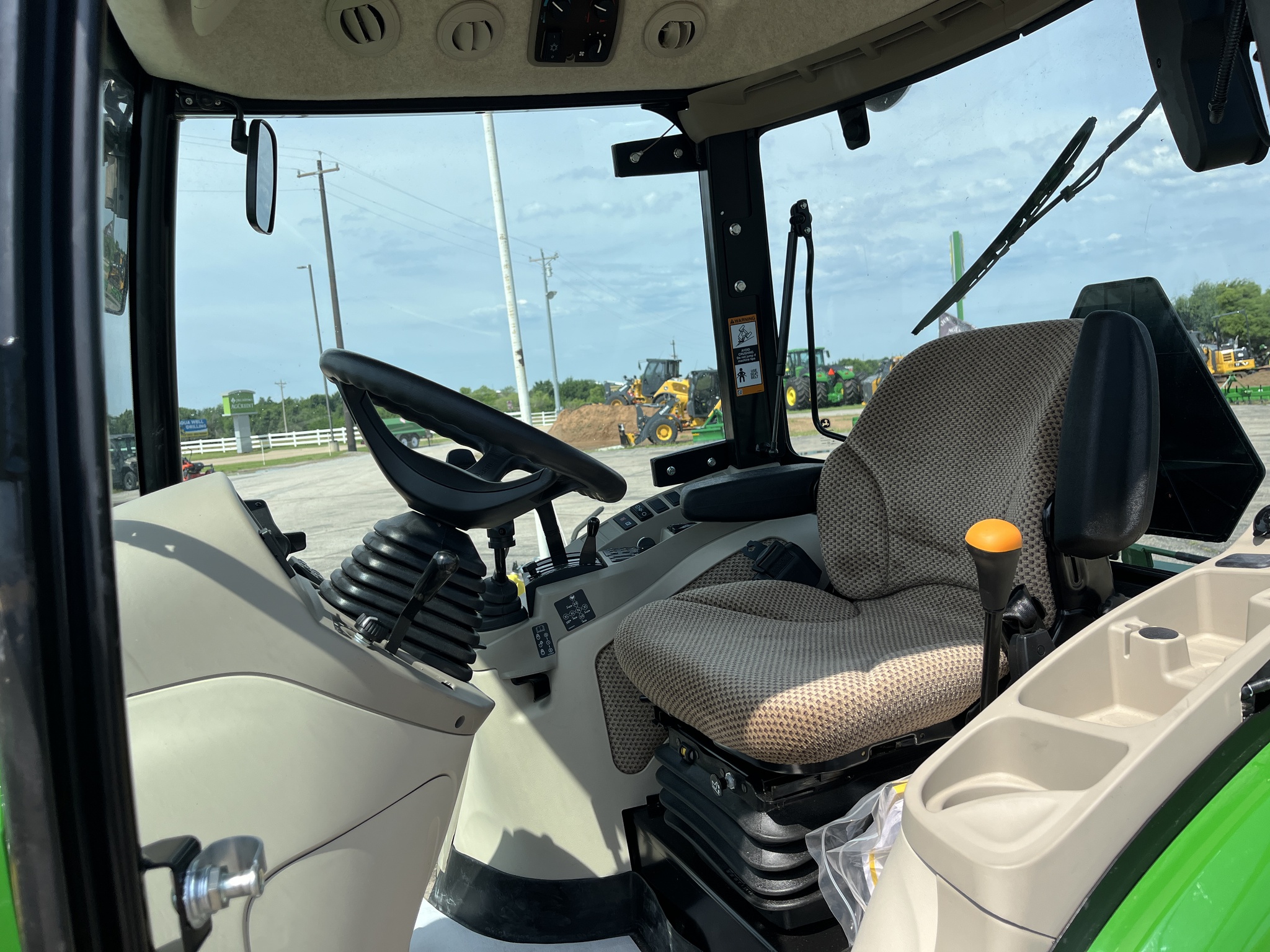 2023 John Deere 4066R Image 20
