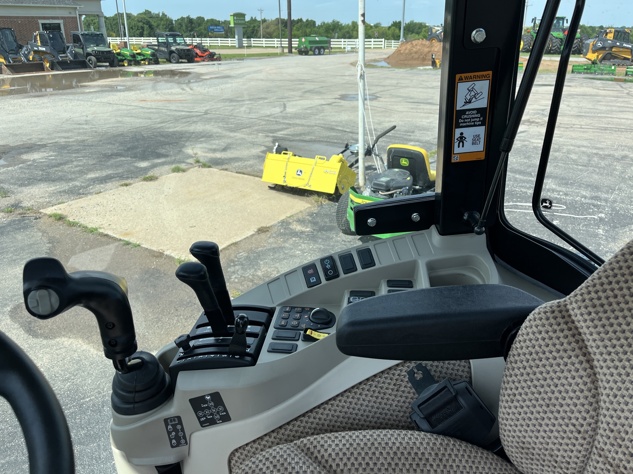 2023 John Deere 4066R Image 18