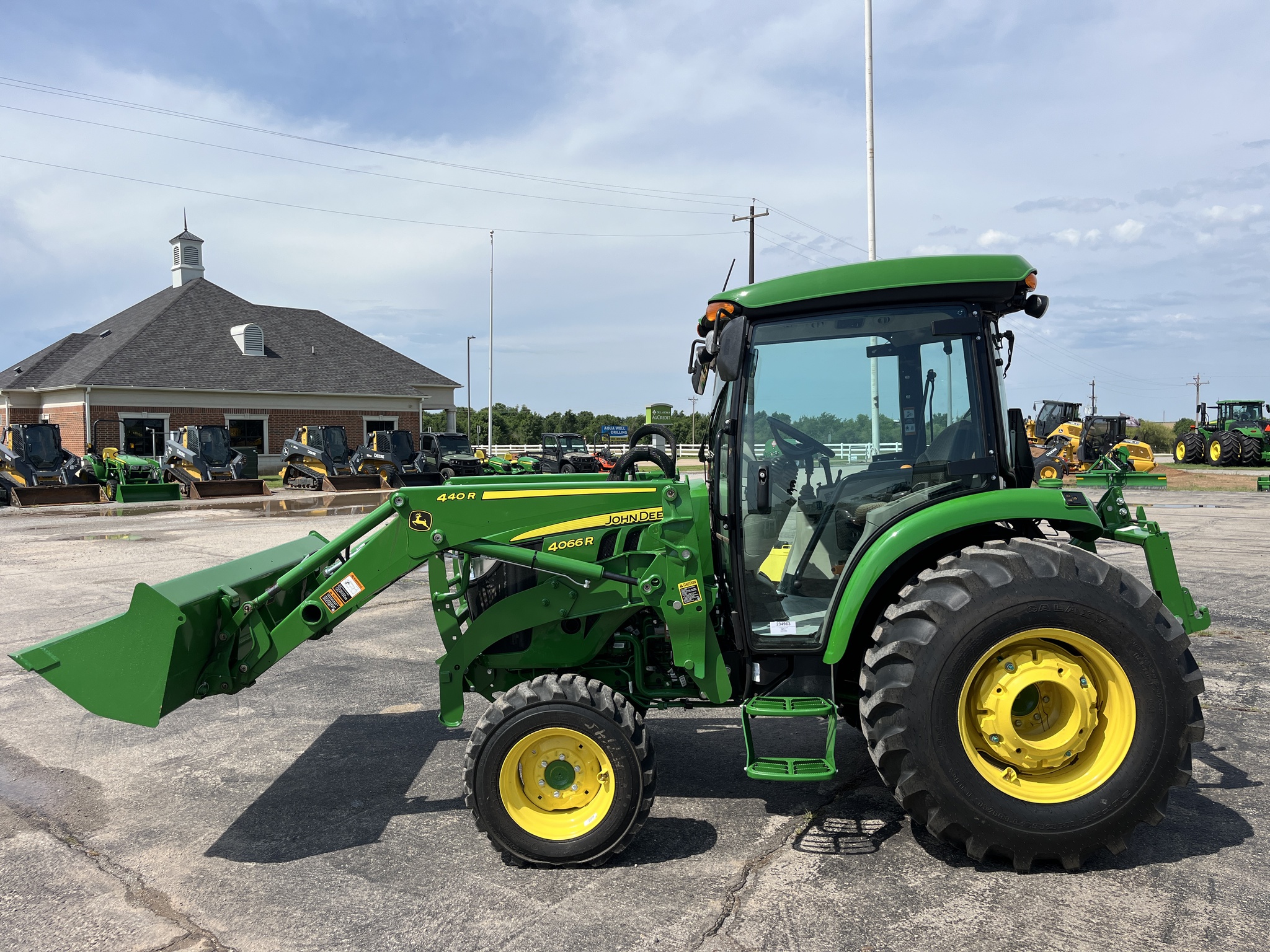 2023 John Deere 4066R Image 2