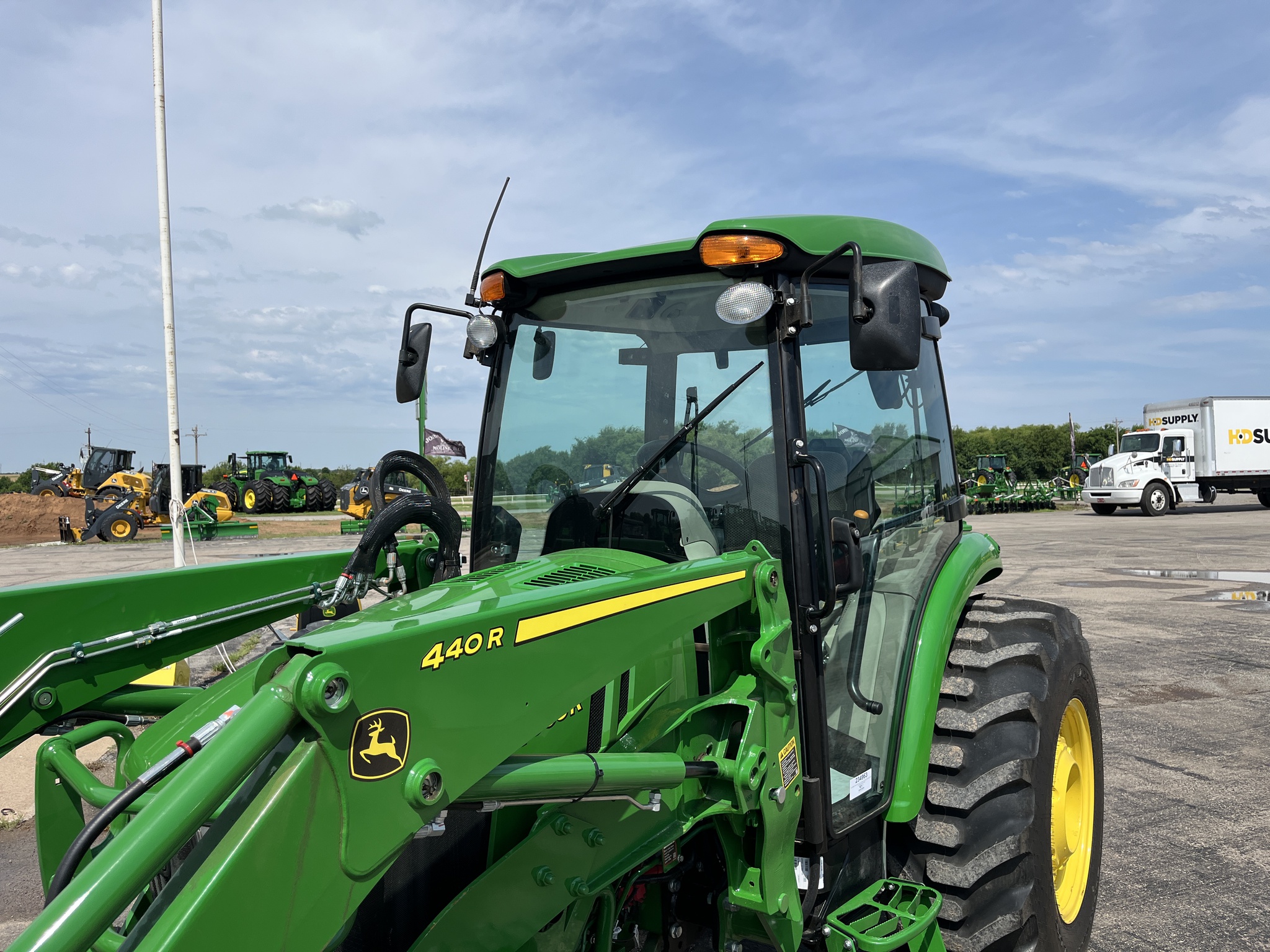 2023 John Deere 4066R Image 11