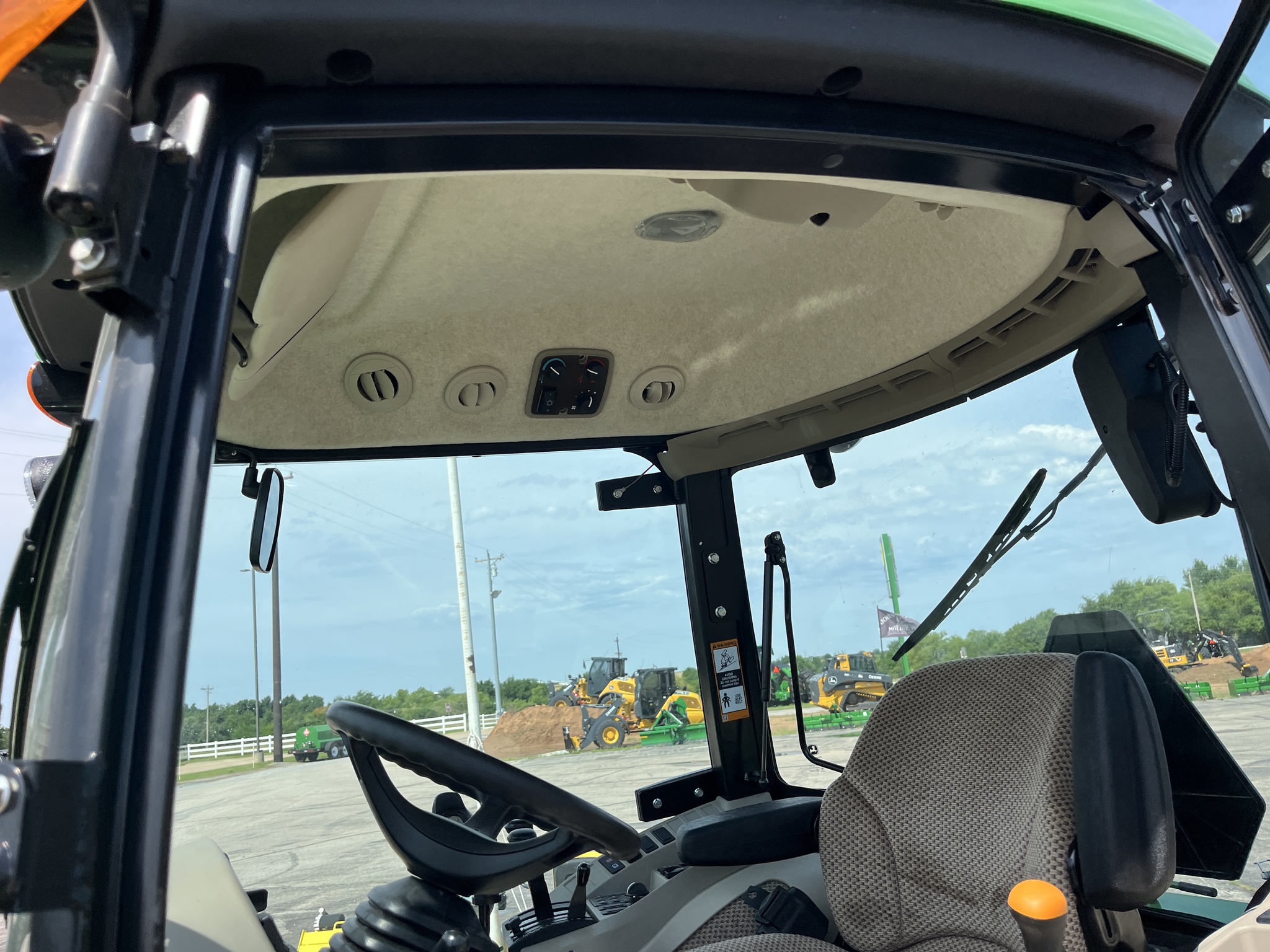 2023 John Deere 4066R Image 19