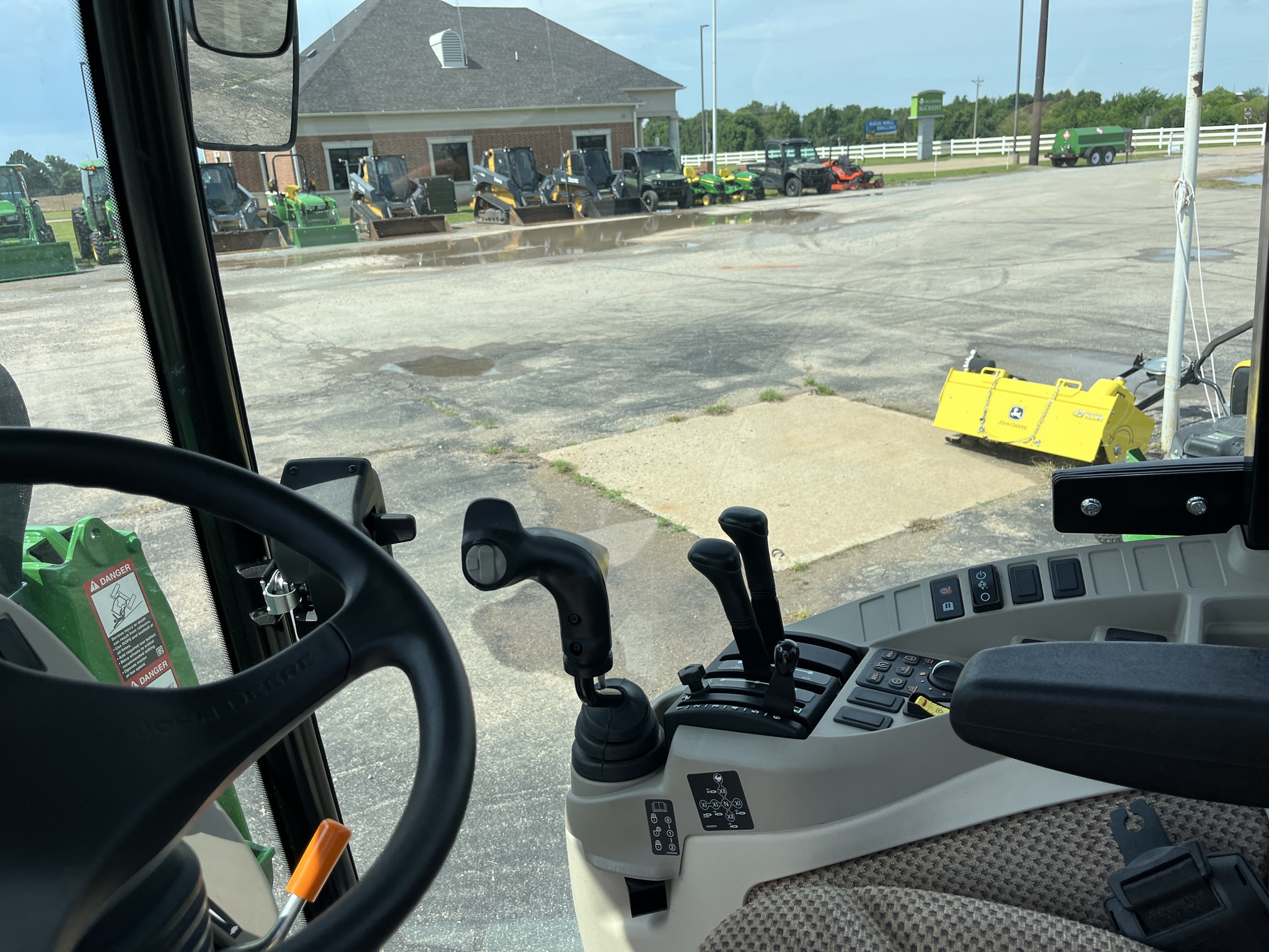2023 John Deere 4066R Image 17