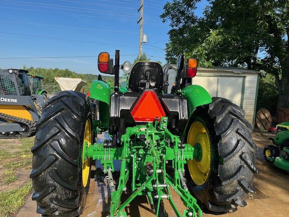 2022 John Deere 5075E Photo 4