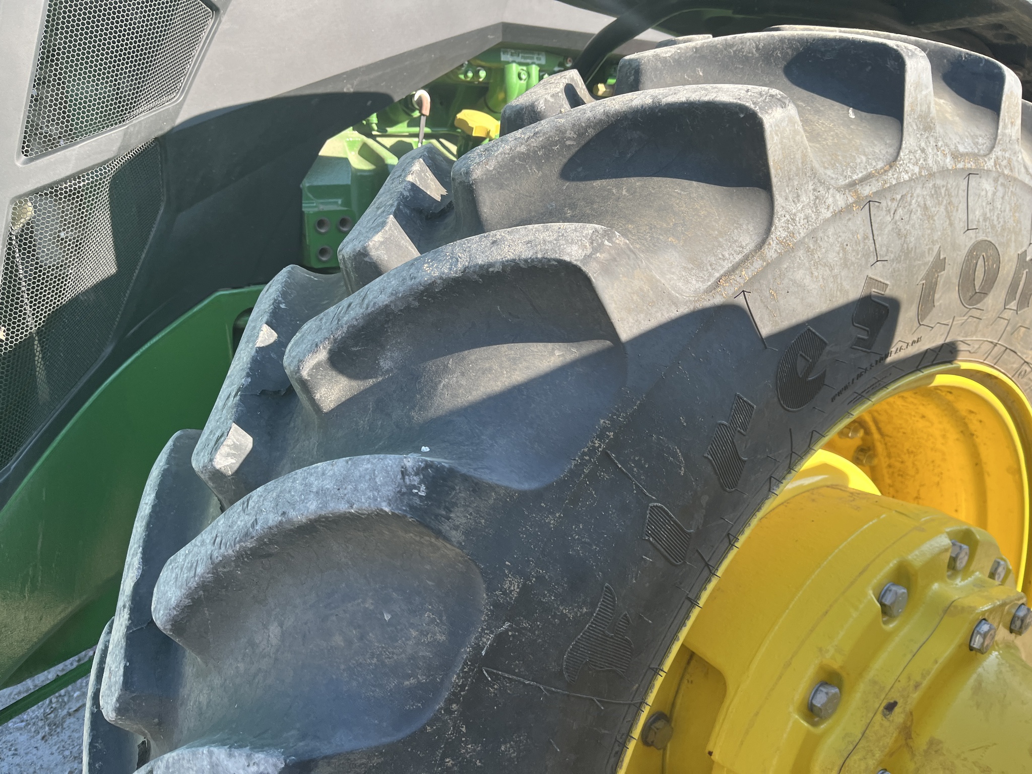  2024 John Deere 8R 370 at Heritage Tractor in Kewanee, IL
