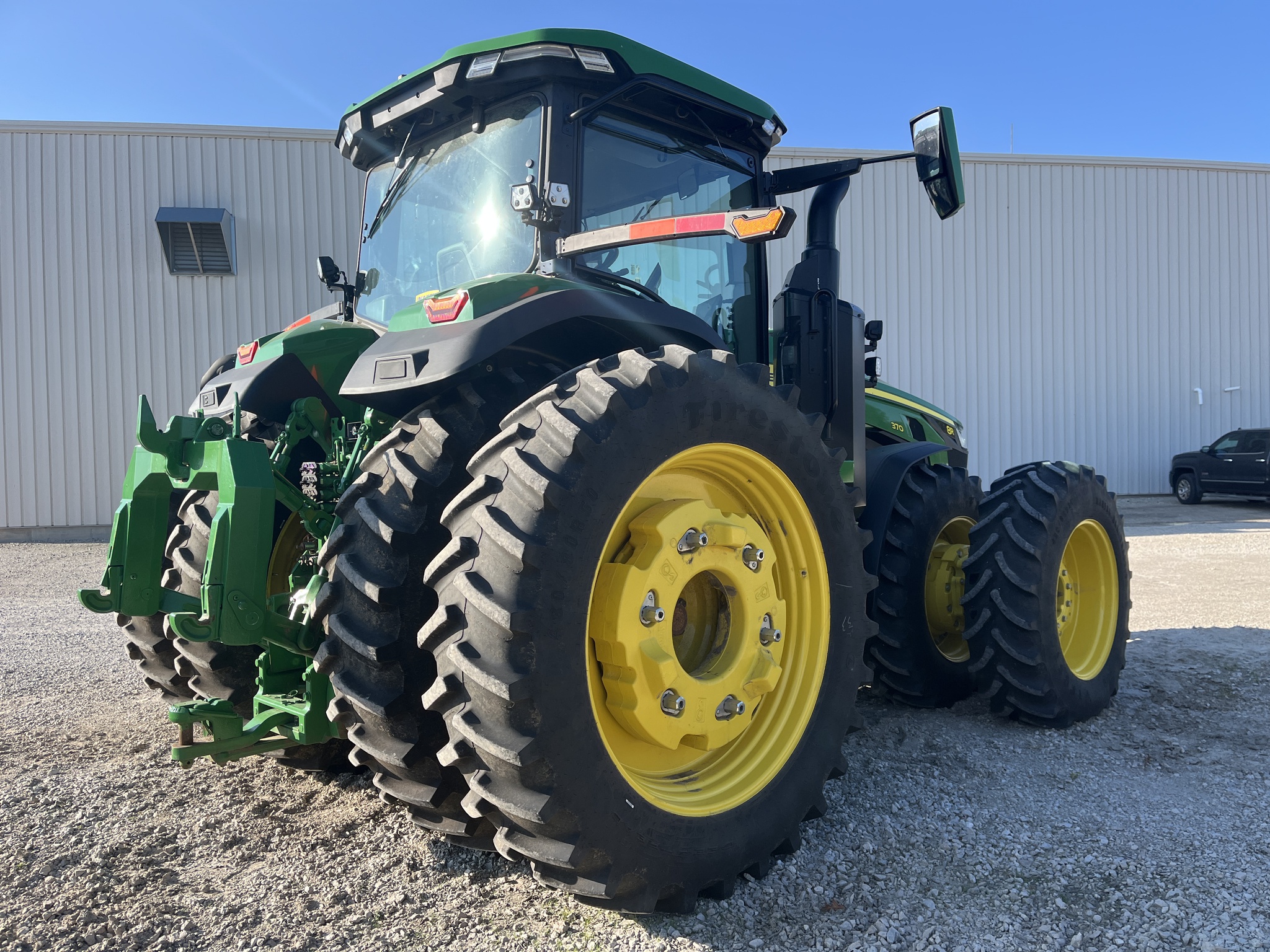  2024 John Deere 8R 370 at Heritage Tractor in Kewanee, IL