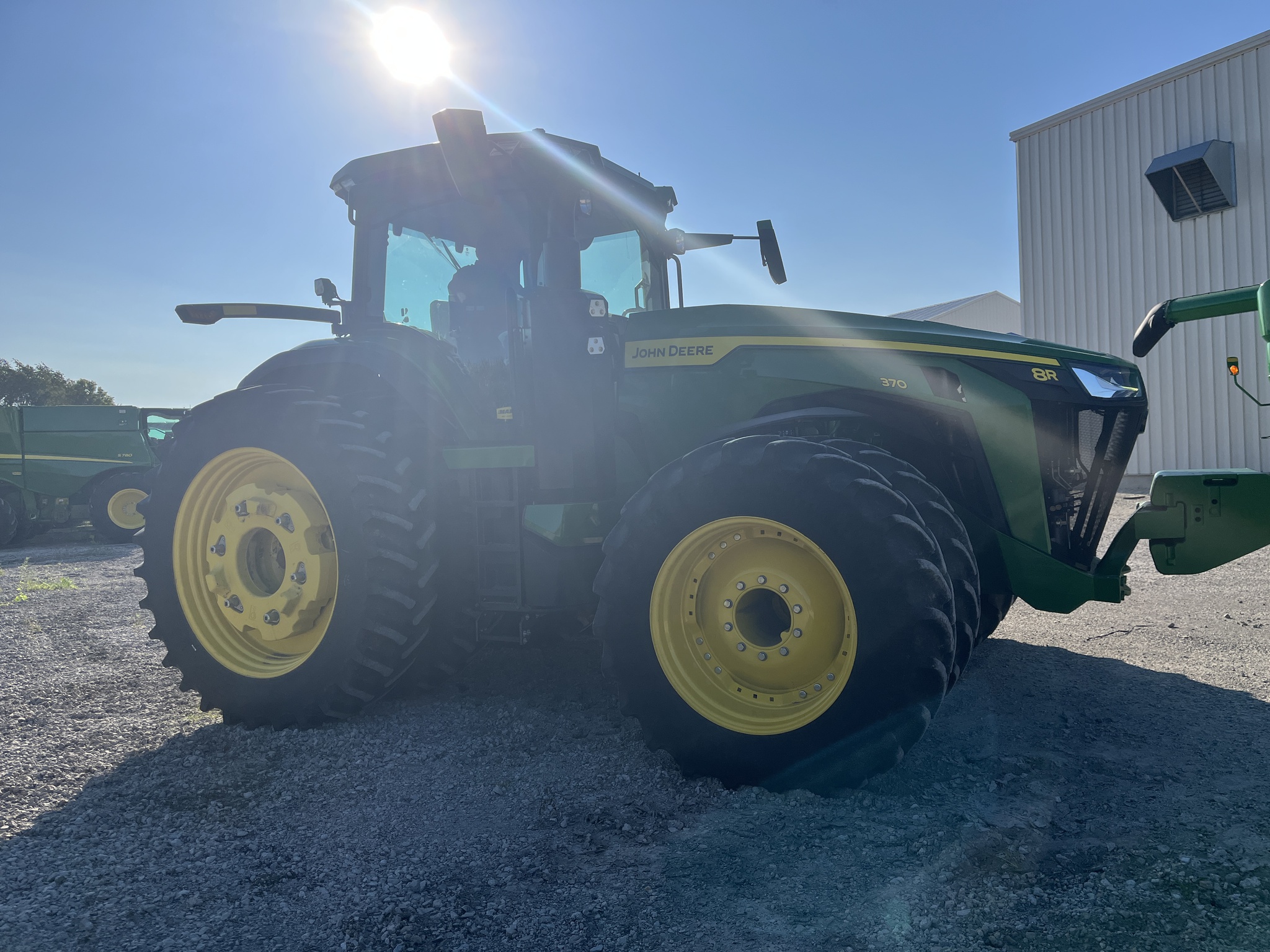 2024 John Deere 8R 370 at Heritage Tractor in Kewanee, IL