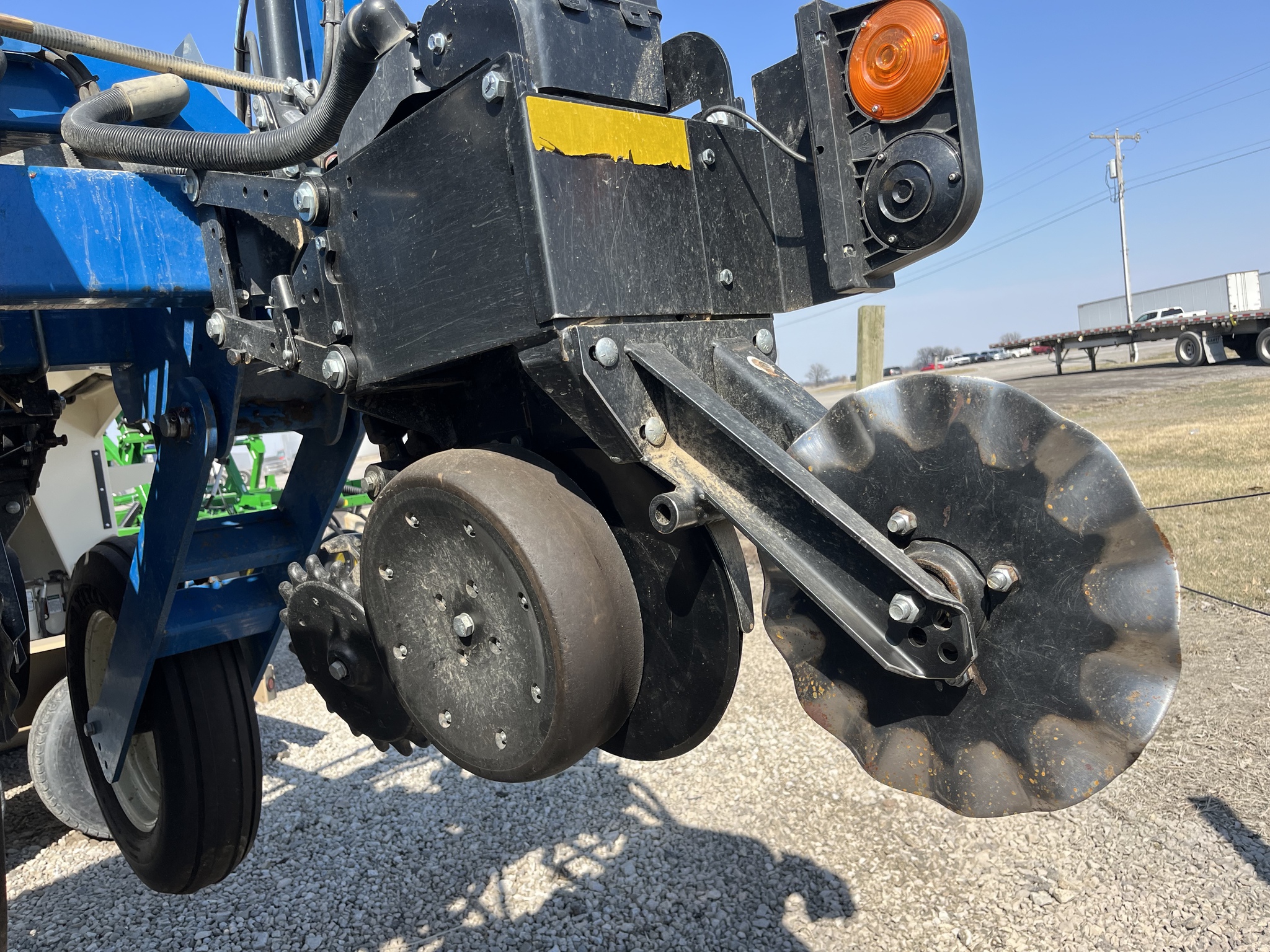 2023 Kinze 3665 Image 9