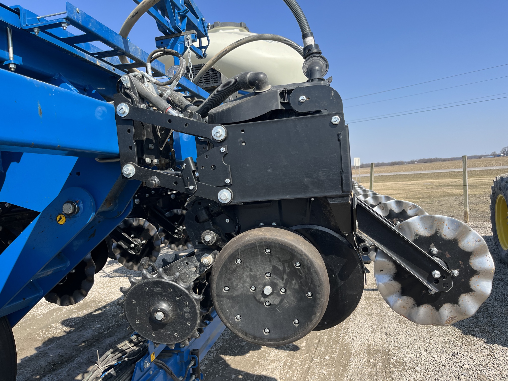 2023 Kinze 3665 Image 5