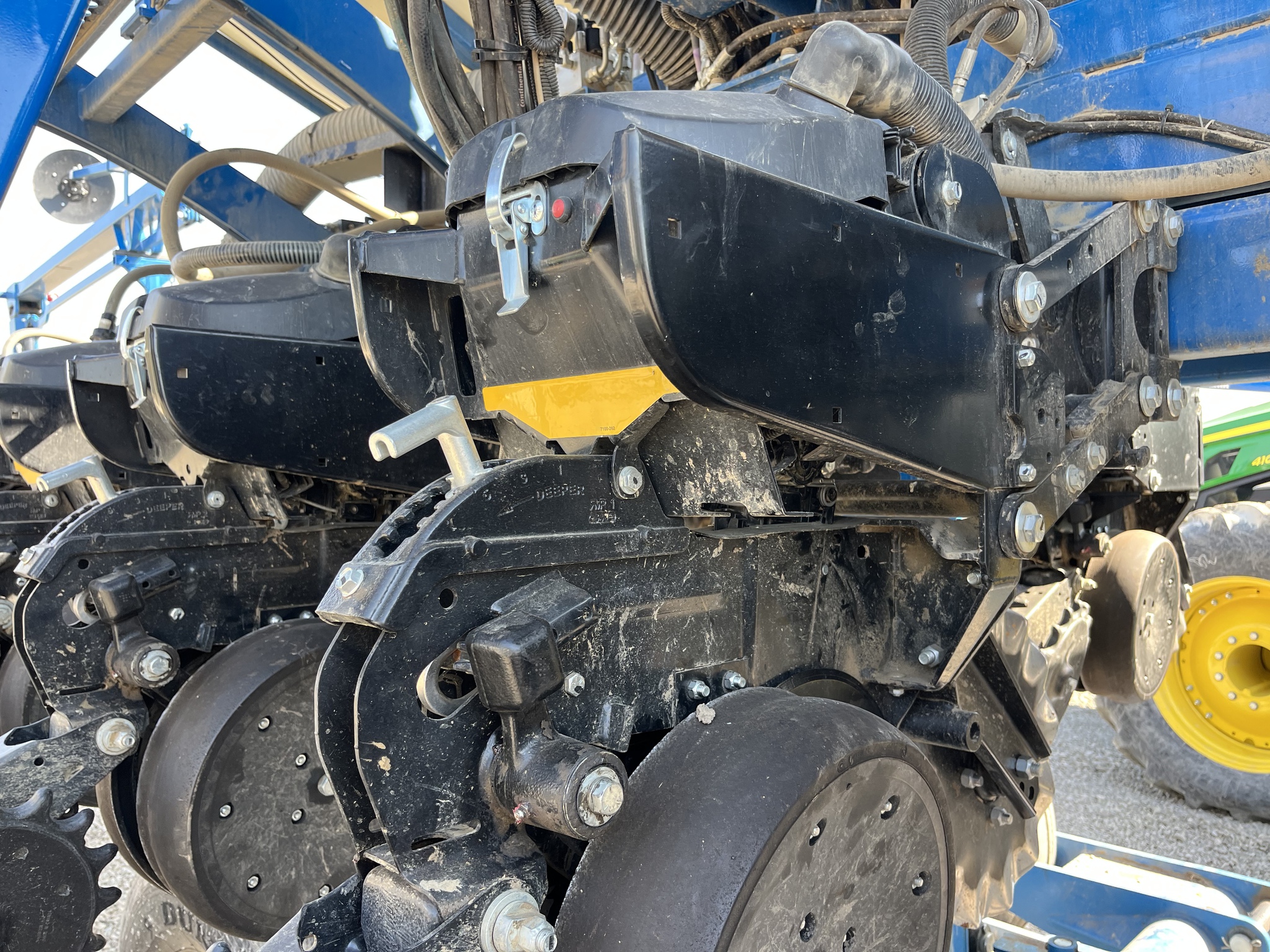 2023 Kinze 3665 Image 8