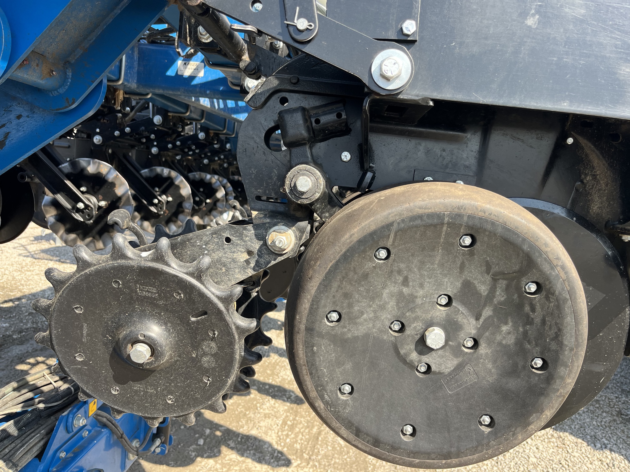 2023 Kinze 3665 Image 7