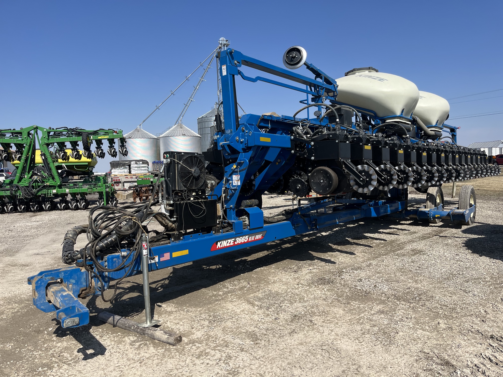 2023 Kinze 3665 Image 1