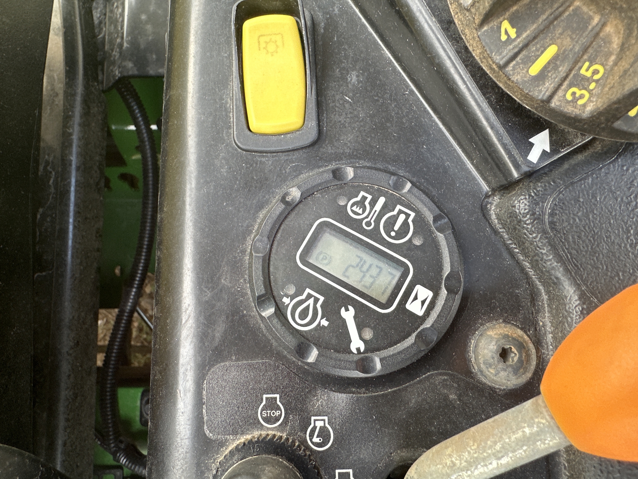 2023 John Deere Z920M Image 1