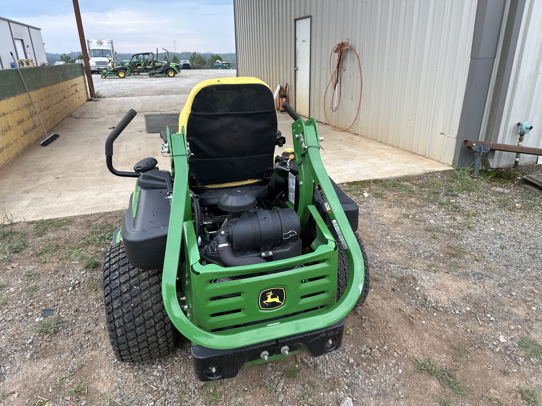 2023 John Deere Z920M Image 4