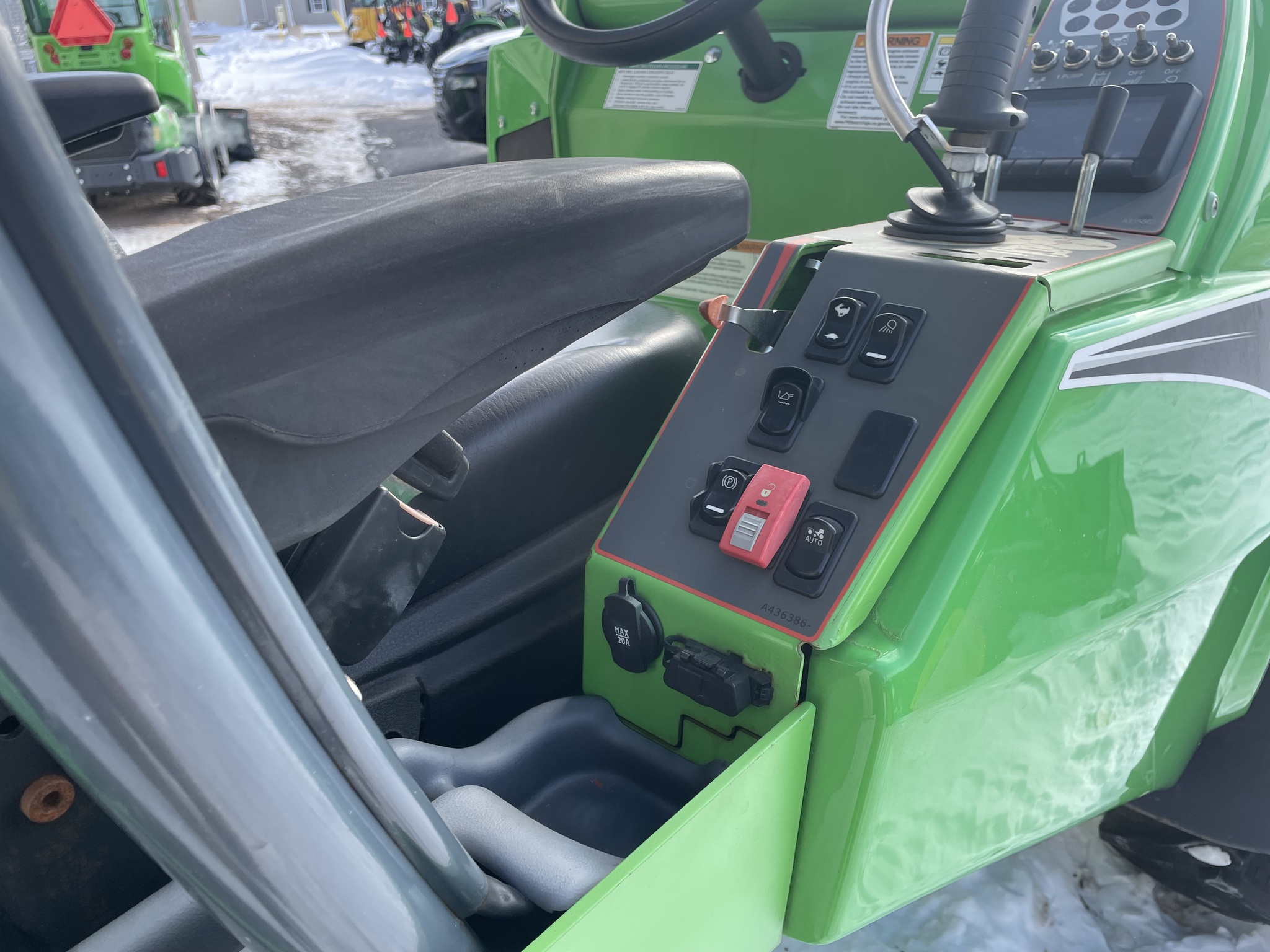 2022 Avant M860 Image 21