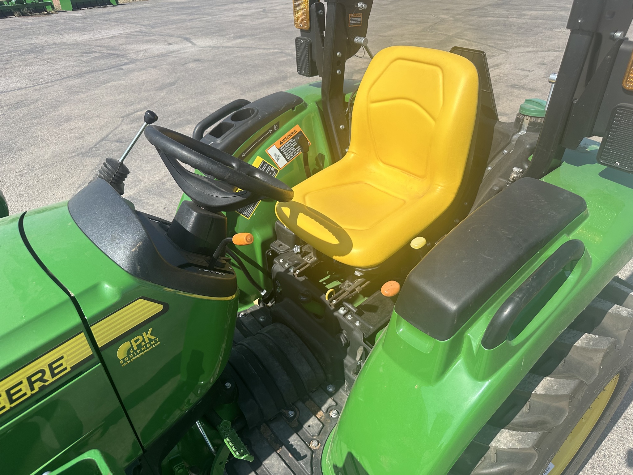2022 John Deere 3025D Image 3