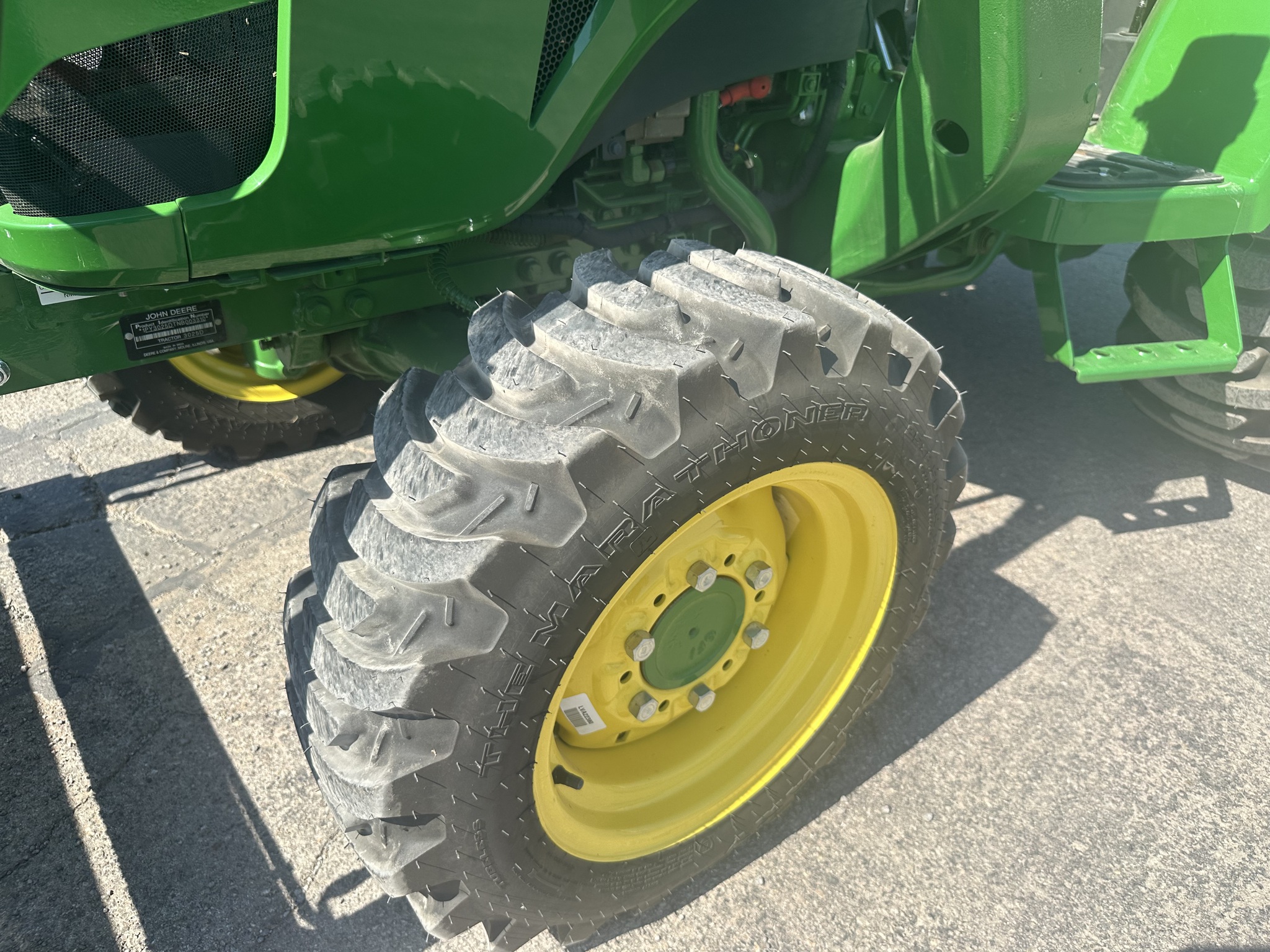 2022 John Deere 3025D Image 6