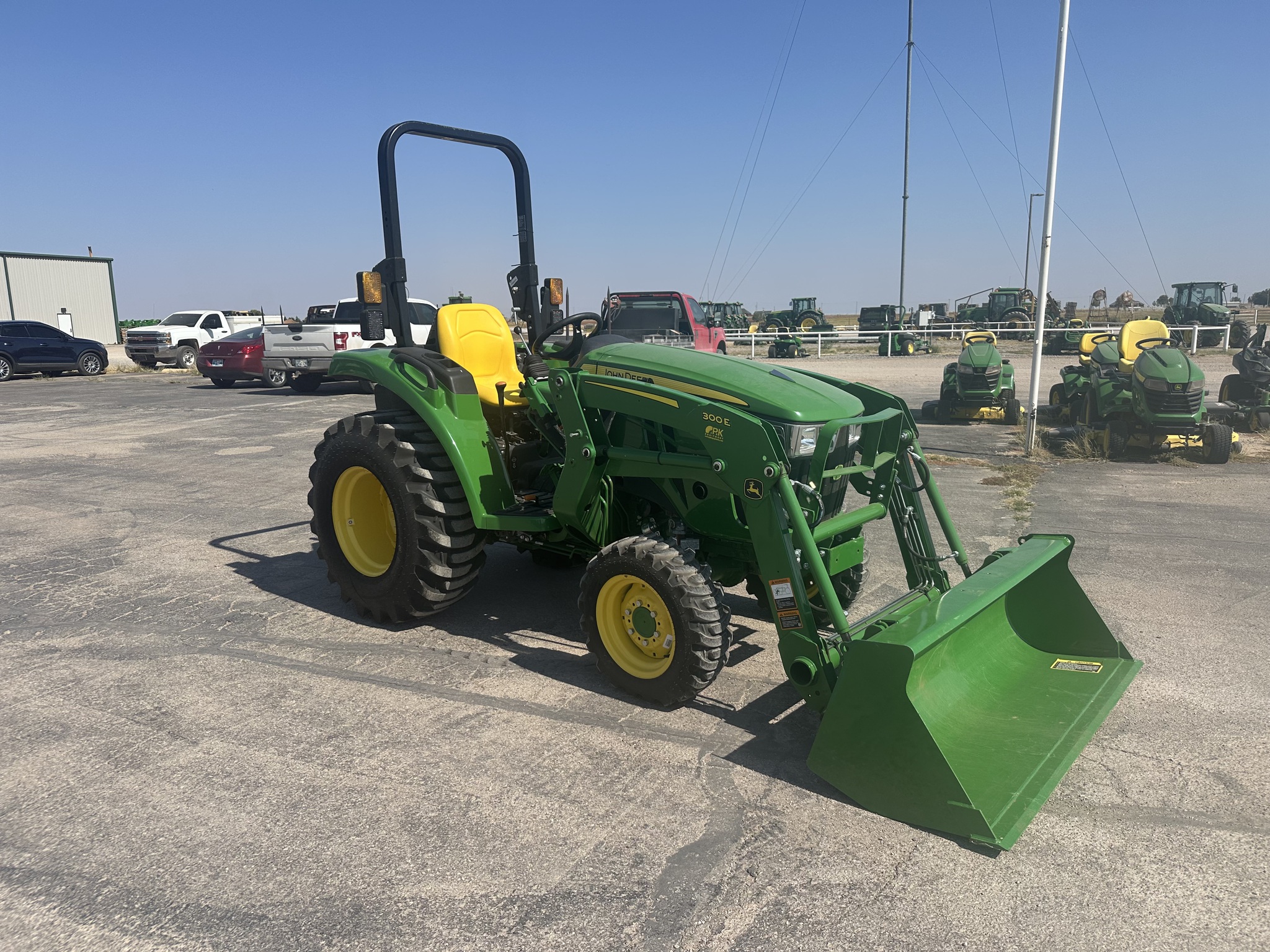 2022 John Deere 3025D Image 16