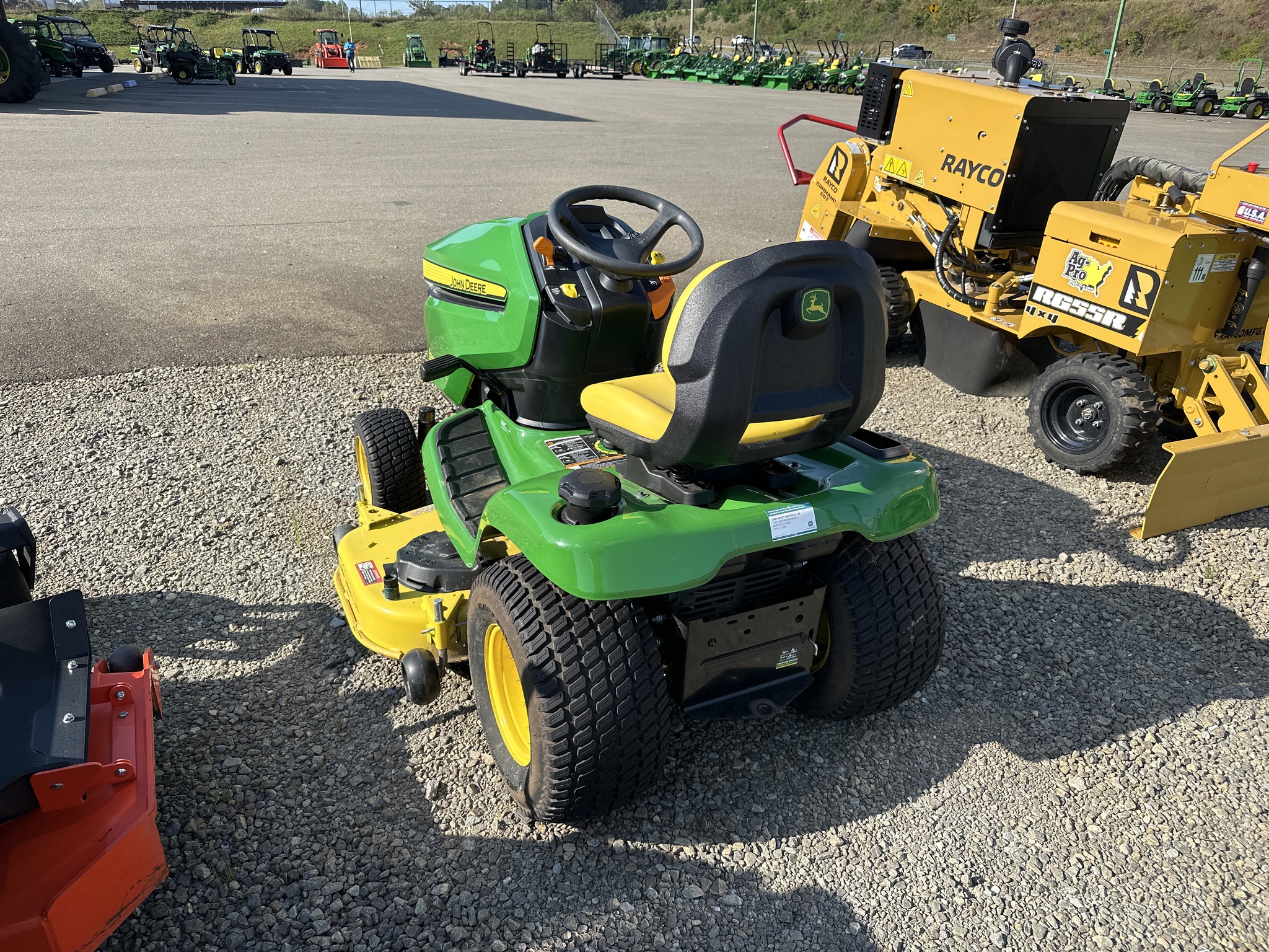 2017 John Deere x380 Image 2