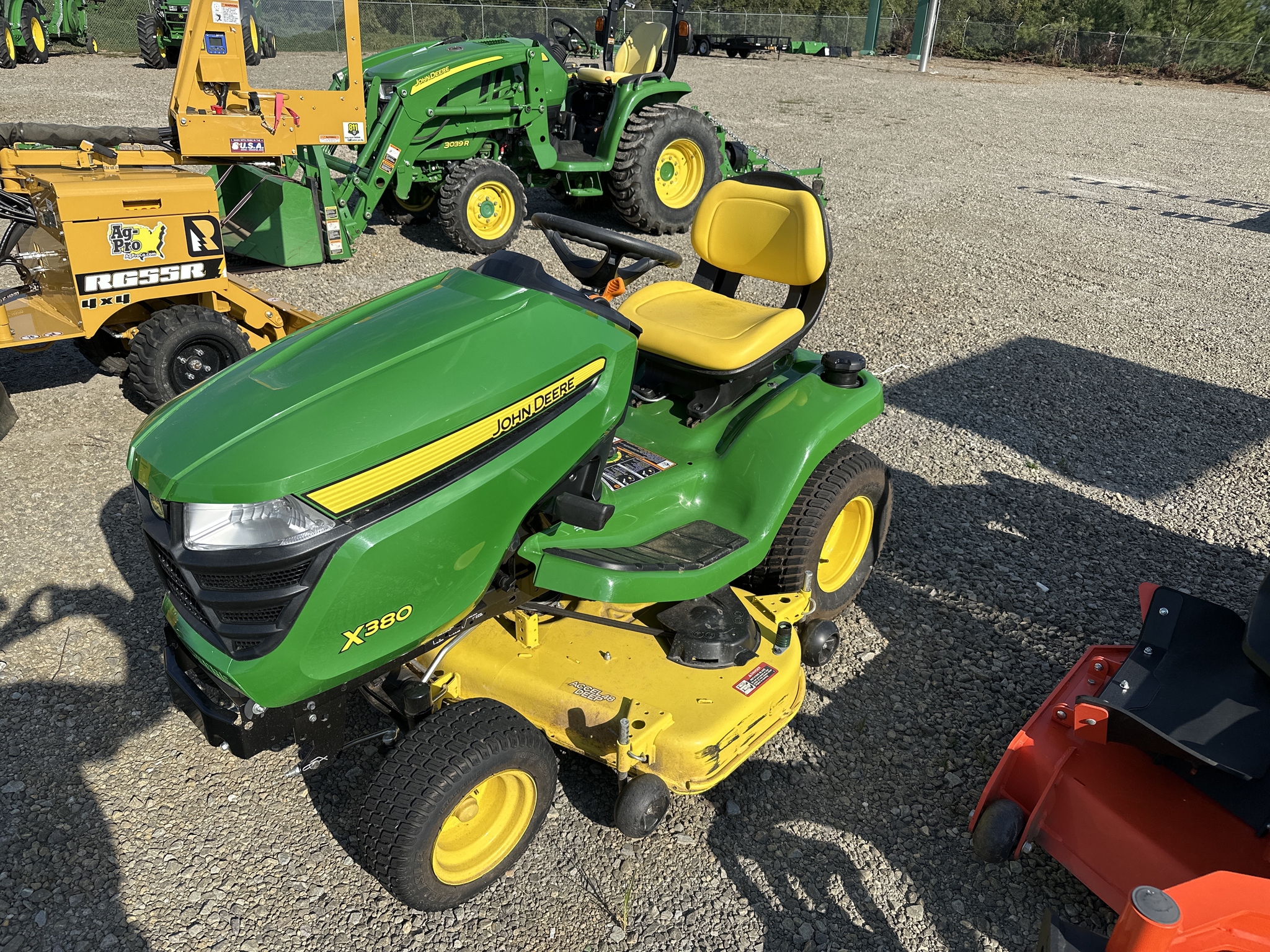 2017 John Deere x380 Image 1