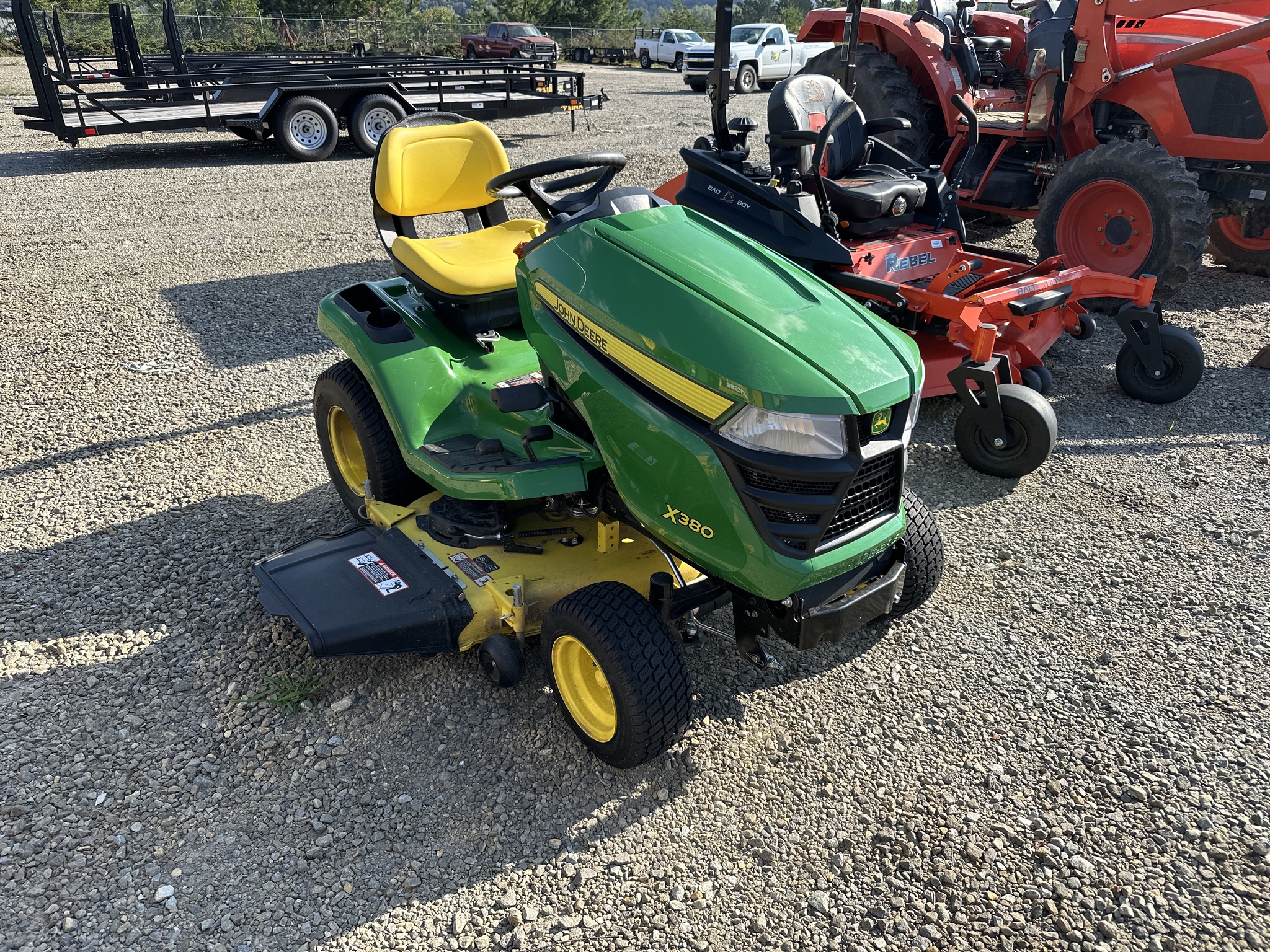 2017 John Deere x380 Image 3