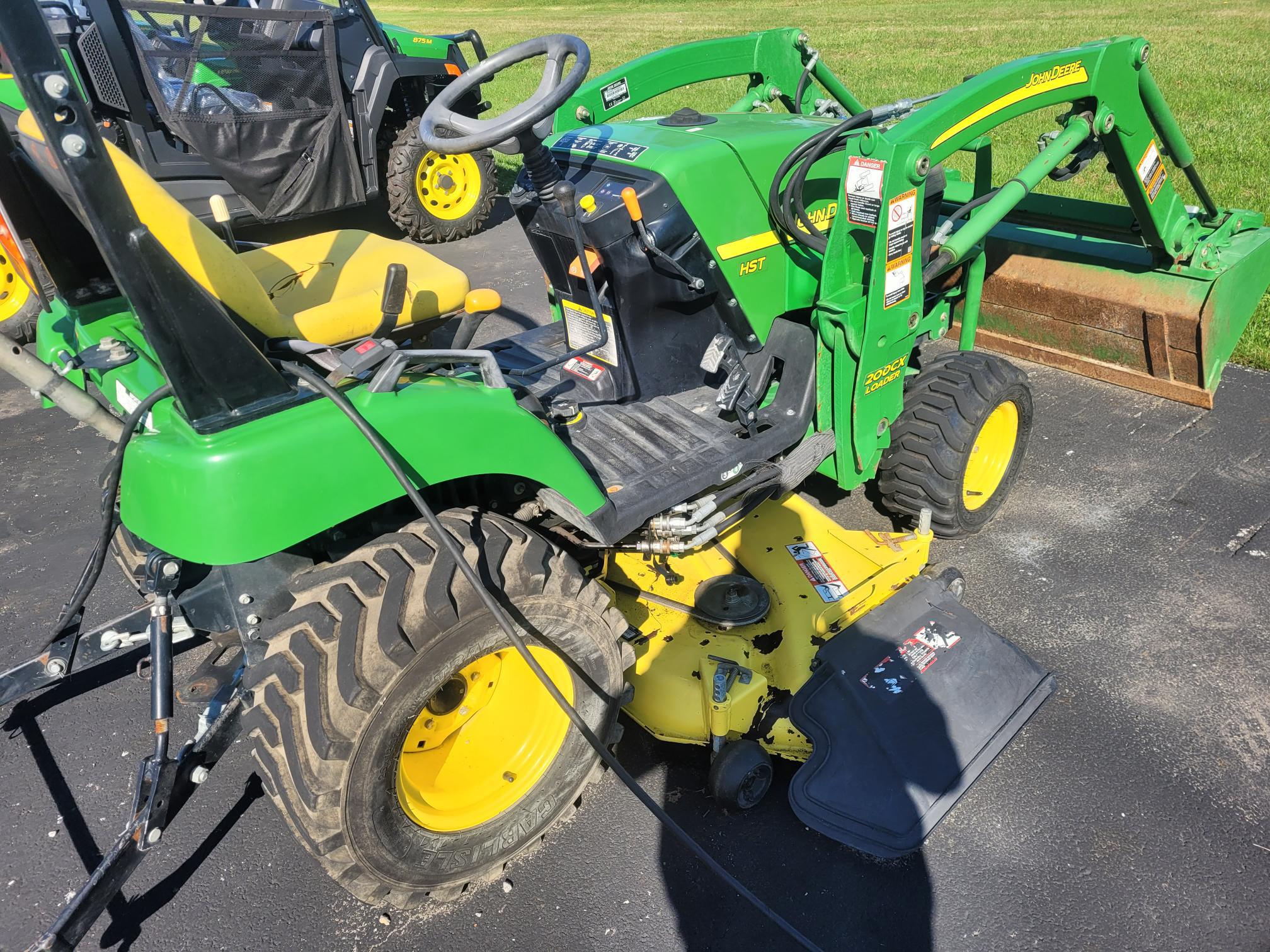 2009 John Deere 2305 Image 4