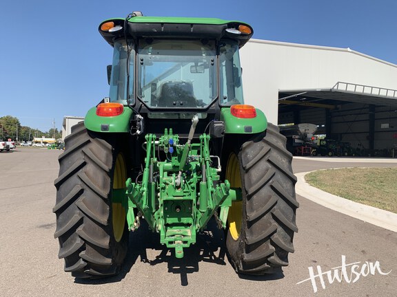 Photo of 2023 John Deere 6105E