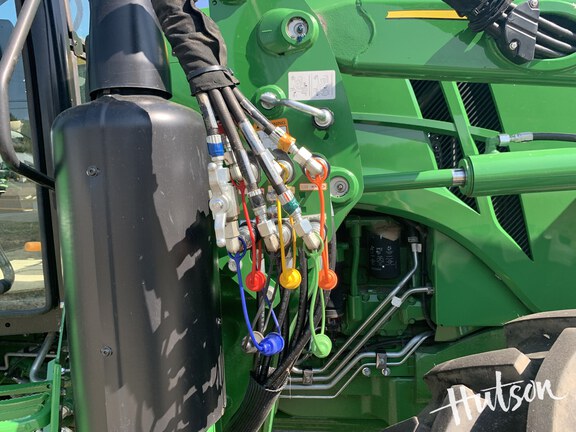 Photo of 2023 John Deere 6105E