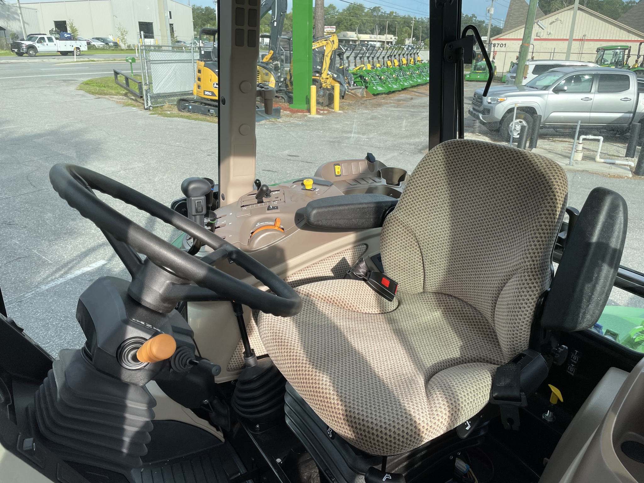 2025 John Deere 5090E Image 11
