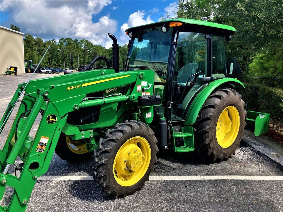2025 John Deere 5075E Image 1