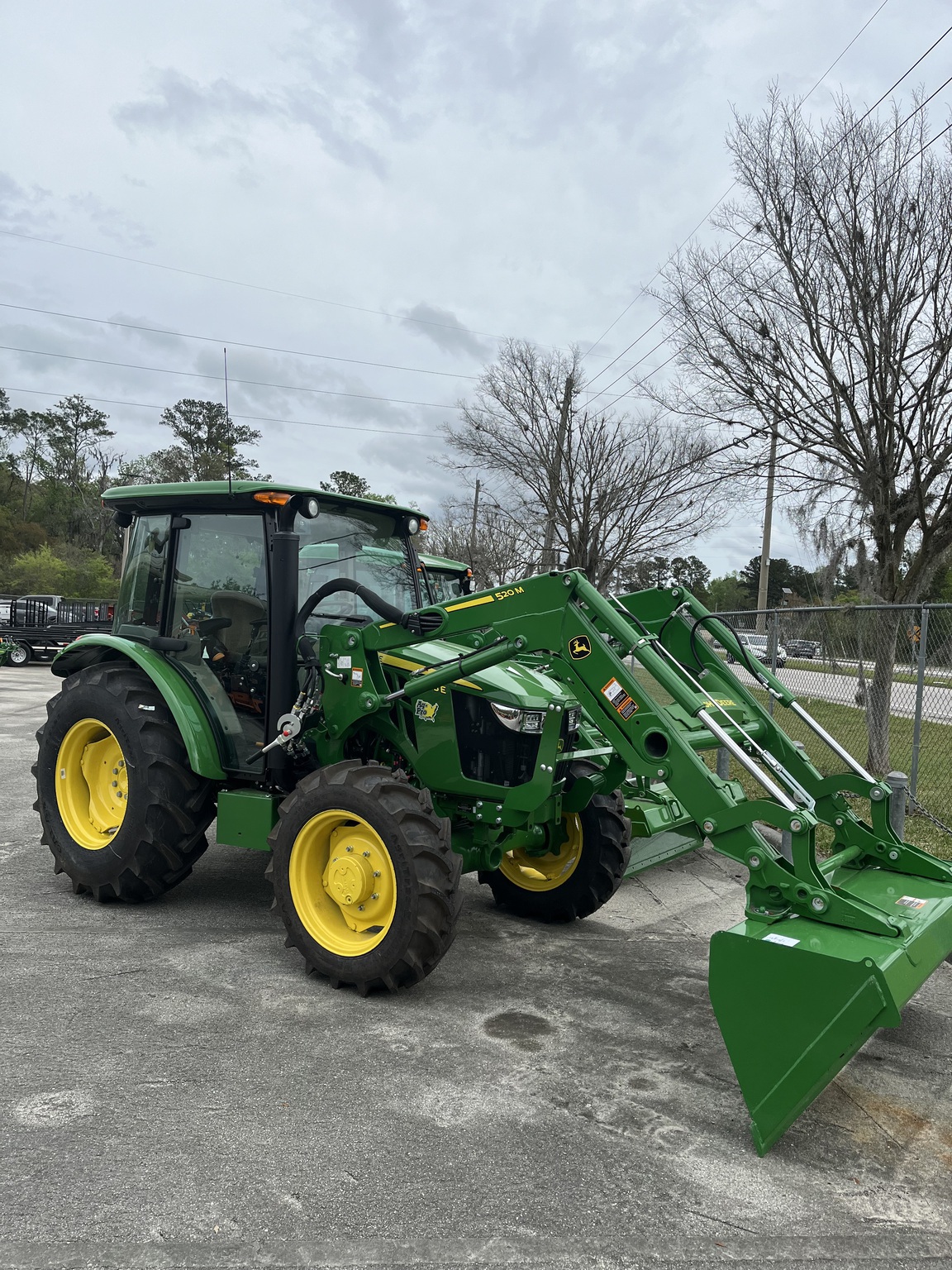 2025 John Deere 5075E Image 2