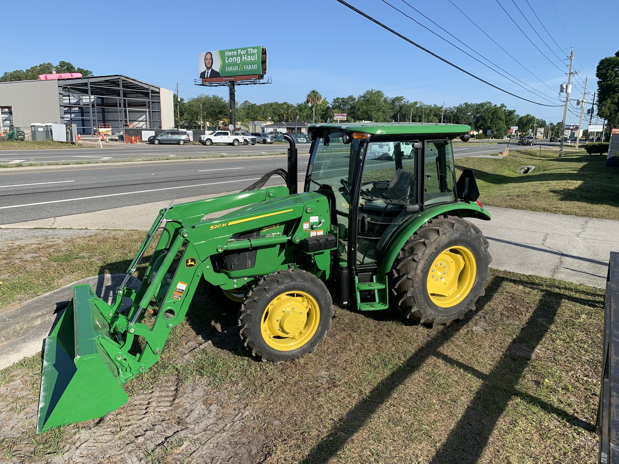 2025 John Deere 5075E Image 3