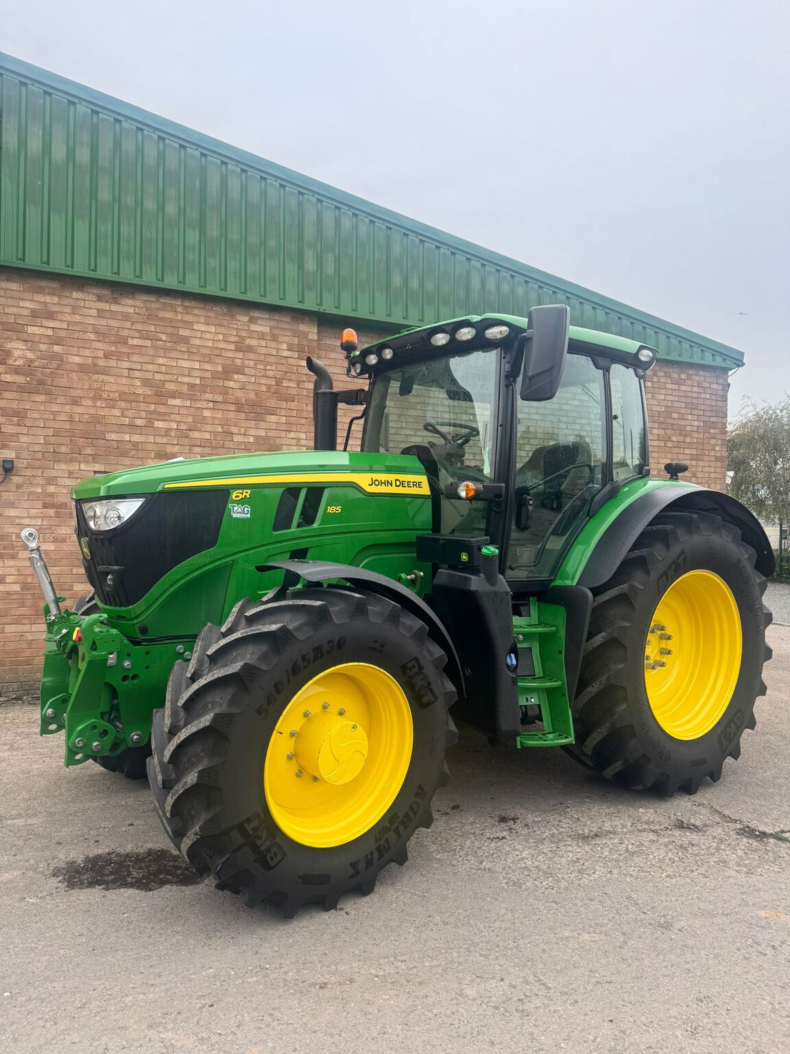 2024 John Deere 6R 185